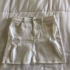 HOLLISTER White Ripped Mini Skirt